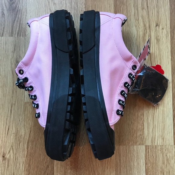 Vans X Lazy Oaf Style 29 Almond Blossom 9.5 - Picture 4 of 6